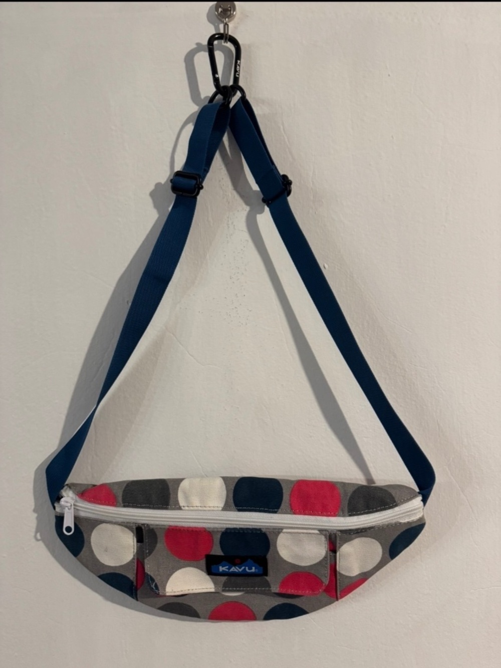 Vibrant Kavu Waist Bag (Grey Dot)